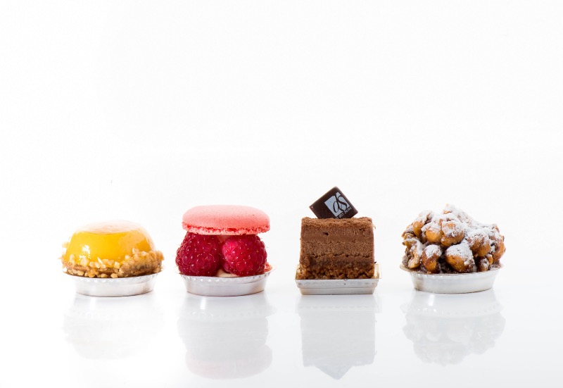Assortiment de mignardises sucrées pour réception
